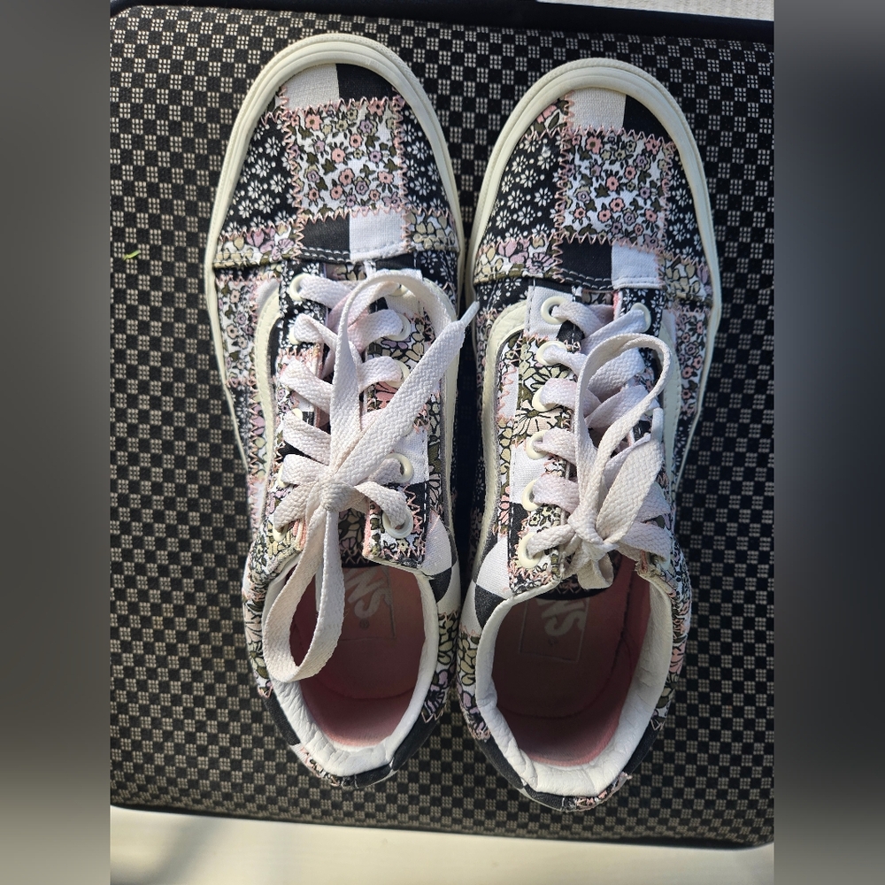 Vans Black and‎ White Speckled Sneakers Classic Skate Style - Picture 4 of 8